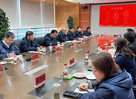 高朋滿(mǎn)座
